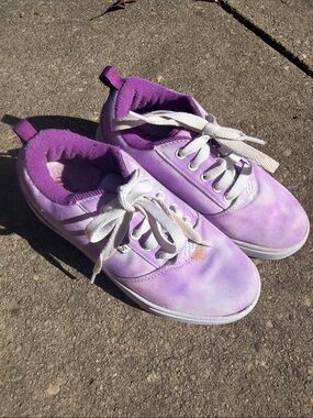 Heelys Girls Purple Tie-Dye Lace-Up Sneakers